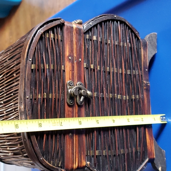 Wooden Oriental chest - Picture 6 of 14